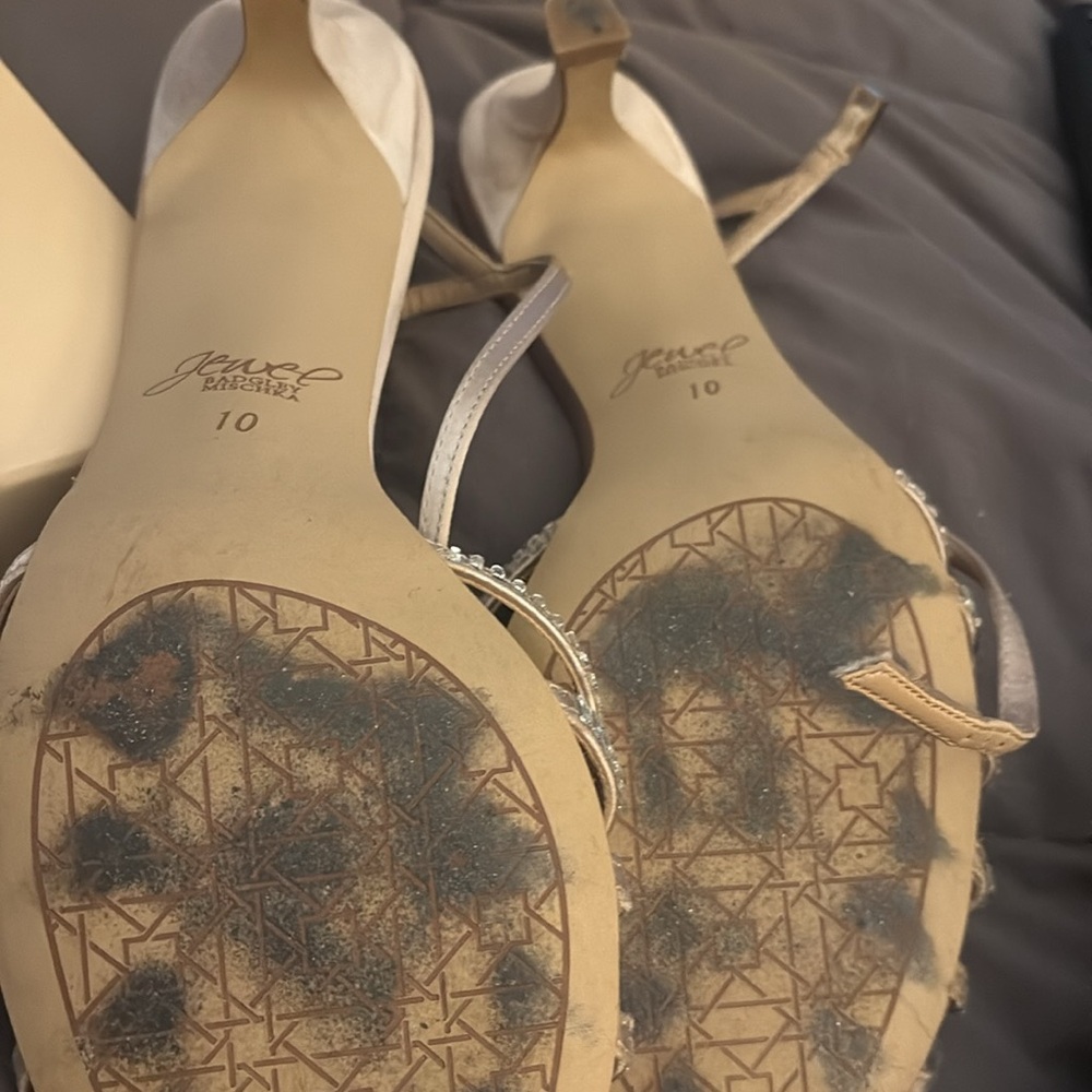 Size 10 Badgley Mischka Ocean 2” heels wedding evening shoes - Picture 4 of 5